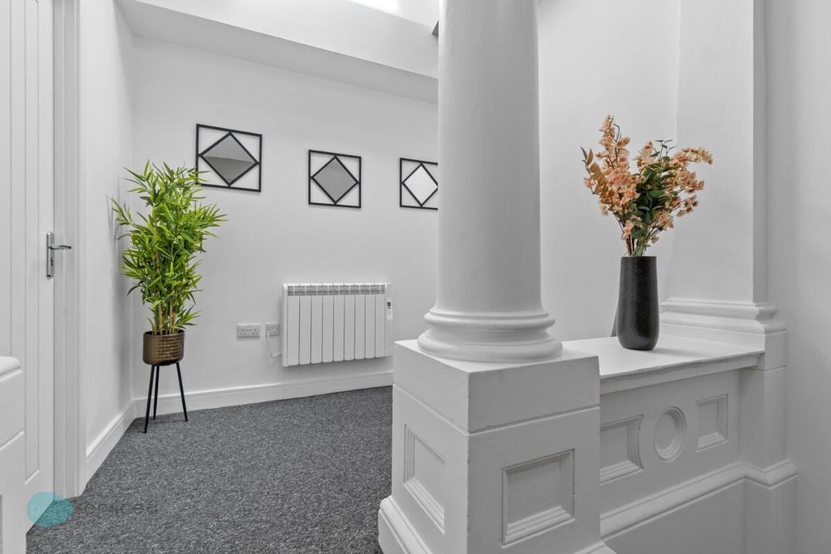 The Penthouse By Pureserviced Apartment Plymouth
